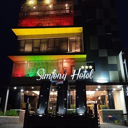Hotel Simfony Alor Kalabahi Экстерьер фото